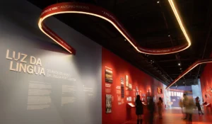 Exposição Luz da Língua no Museu da Língua Portuguesa, em São Paulo.